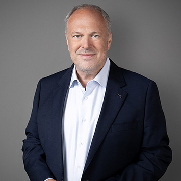 355x355_Portraitfoto RG neuKURIER-c-Martin Stachl Mag. Richard Grasl (Kassier und 3. Obmann-Stv.)